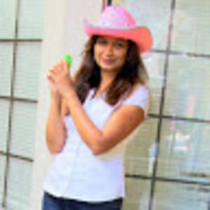 Meet your Posher, Leena